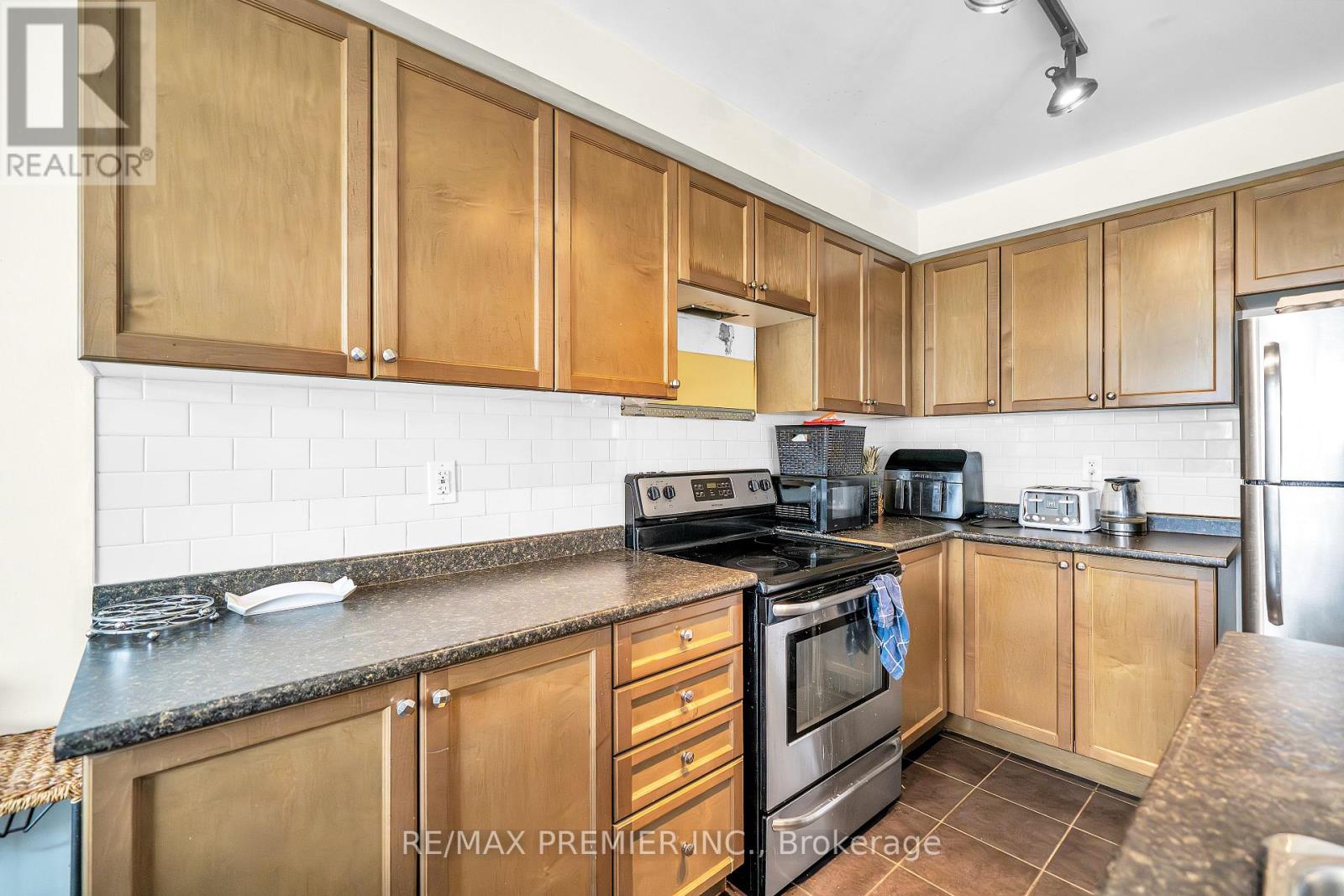 164 DEWELL CRESCENT - 6