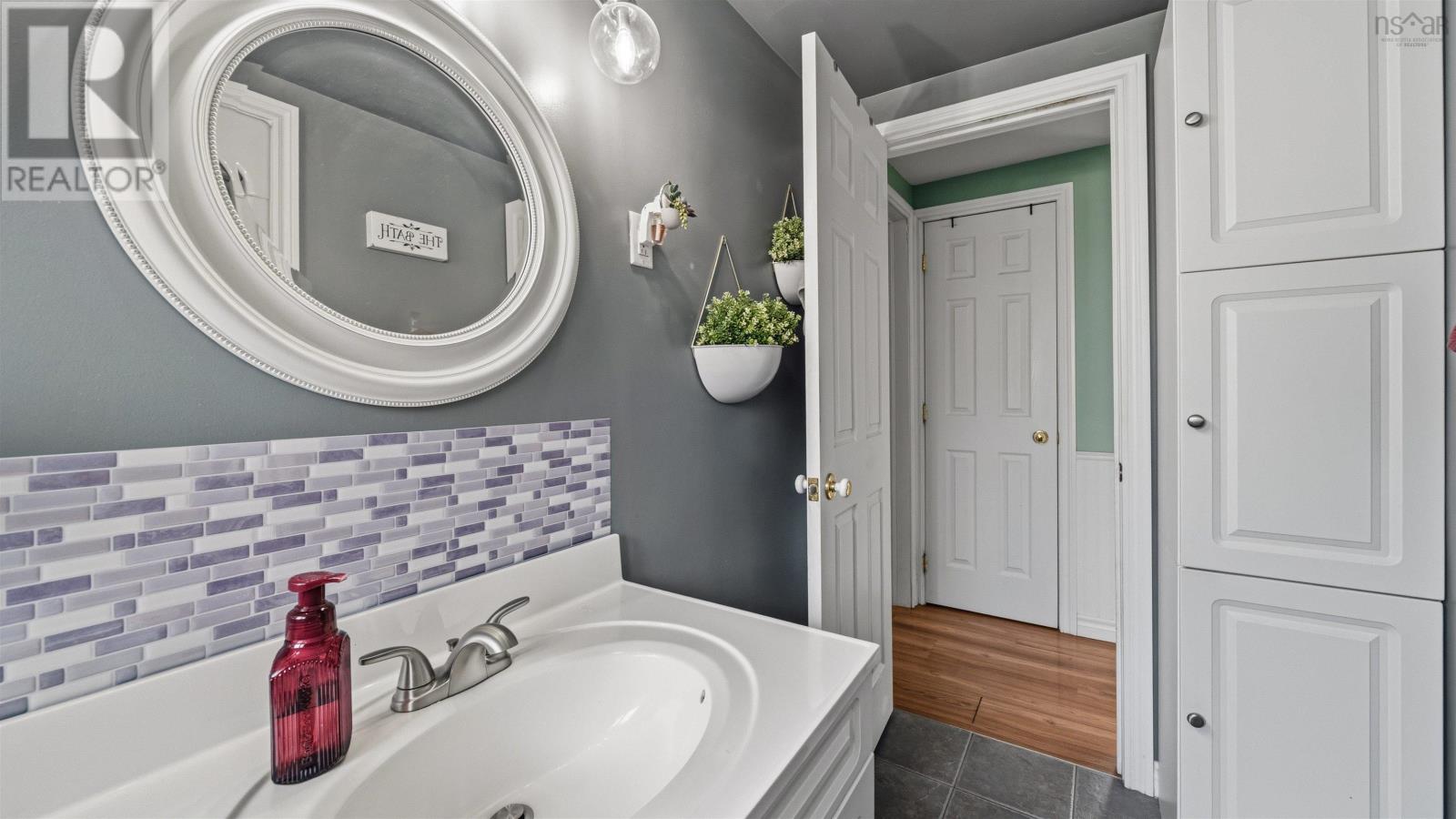 28 IRENE AVENUE - 22