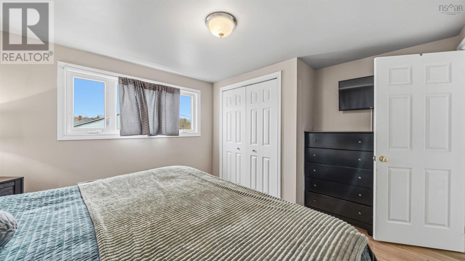 28 IRENE AVENUE - 17