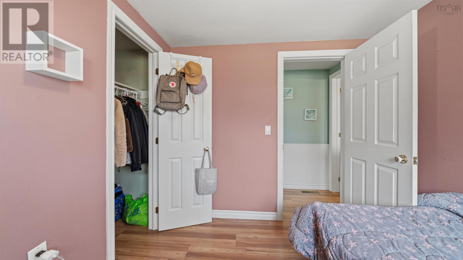 28 IRENE AVENUE - 25