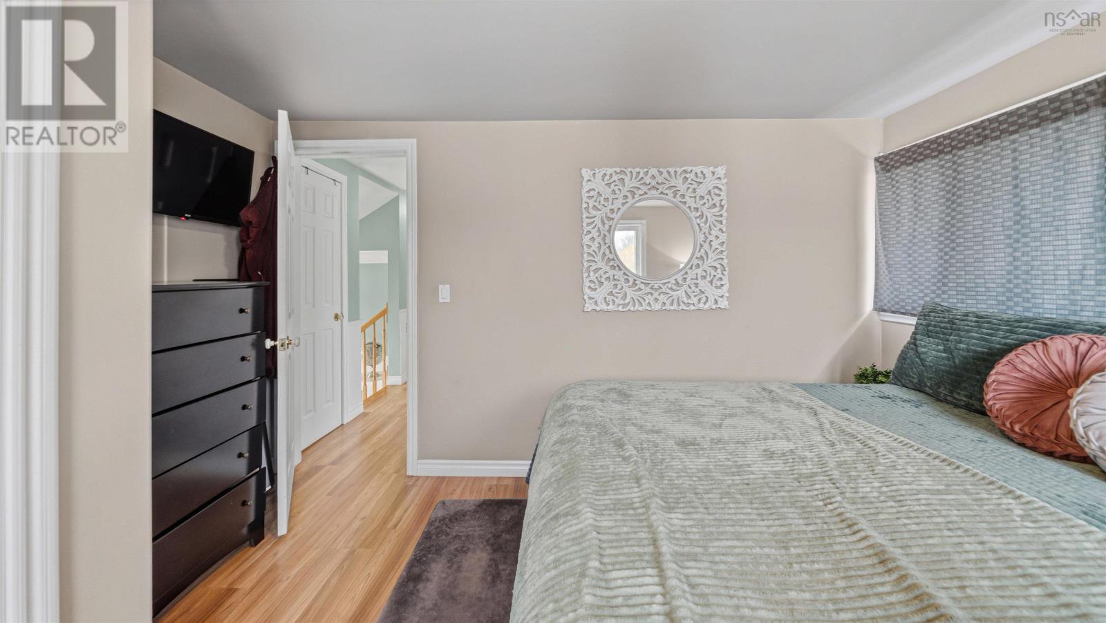 28 IRENE AVENUE - 18