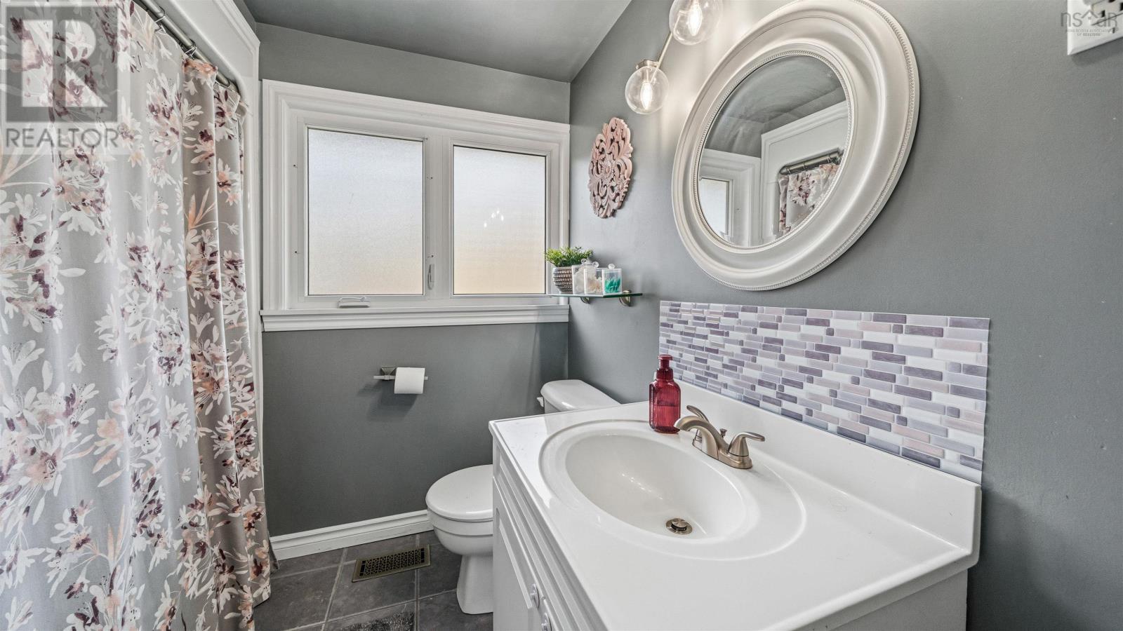 28 IRENE AVENUE - 21