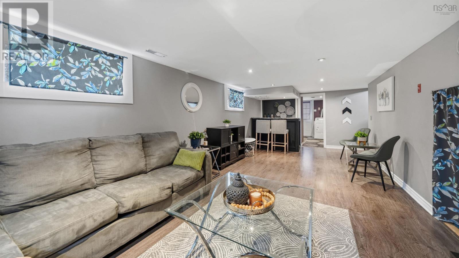 28 IRENE AVENUE - 31