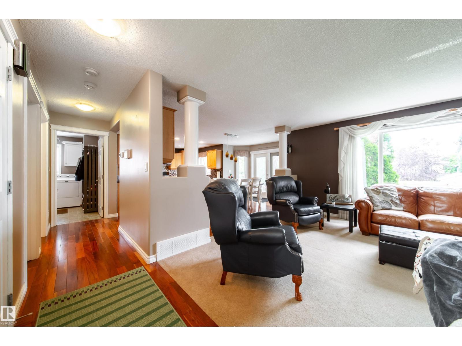 4 WINDROSE DR, Leduc