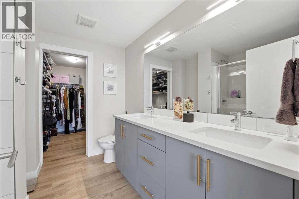 Single Family House Bi-level for Sale in  Evergreen Way Evergreen Red Deer 