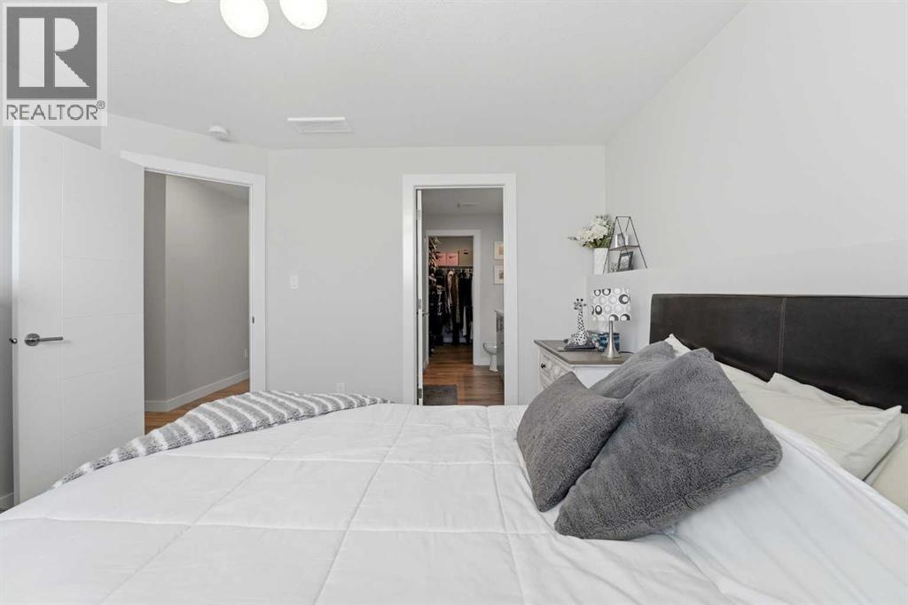 Single Family House Bi-level for Sale in  Evergreen Way Evergreen Red Deer 