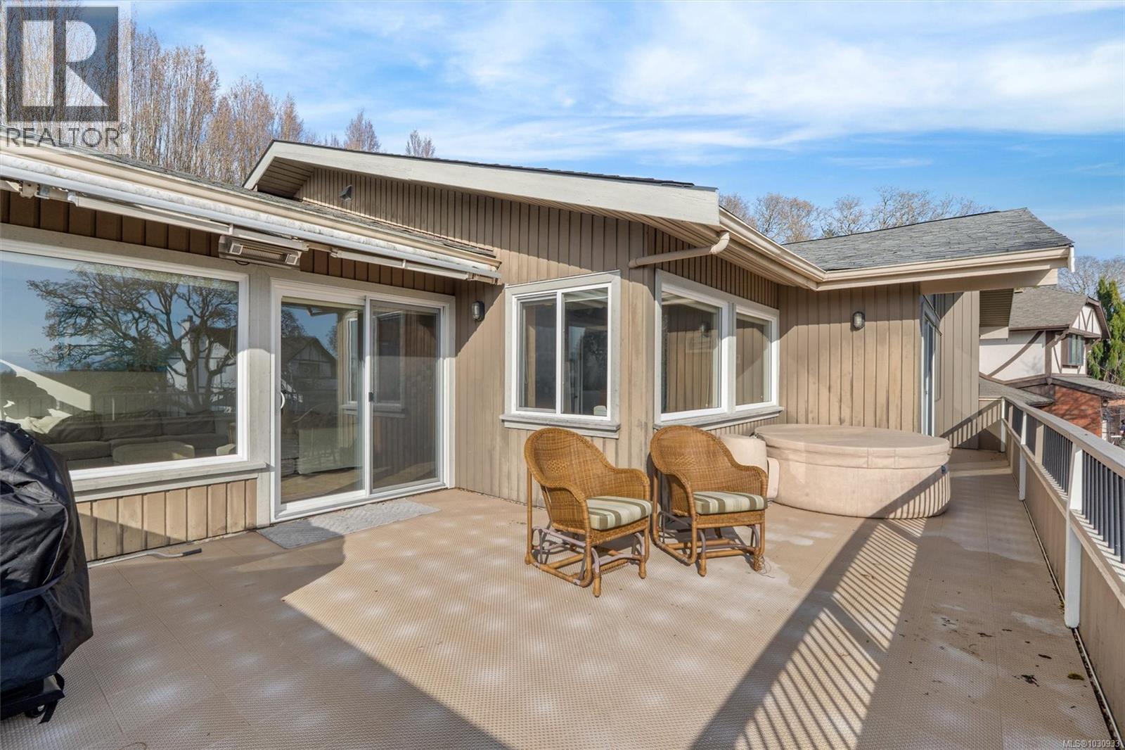 890 DENFORD CRES - 29