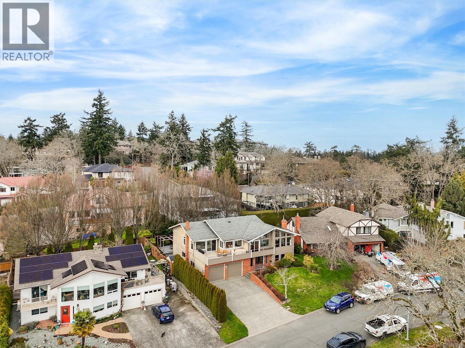 890 DENFORD CRES - 58