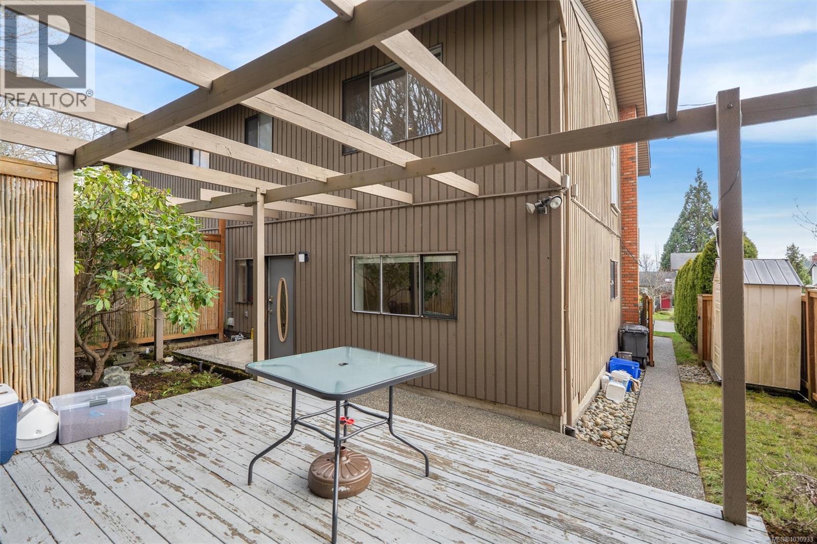 890 DENFORD CRES - 55