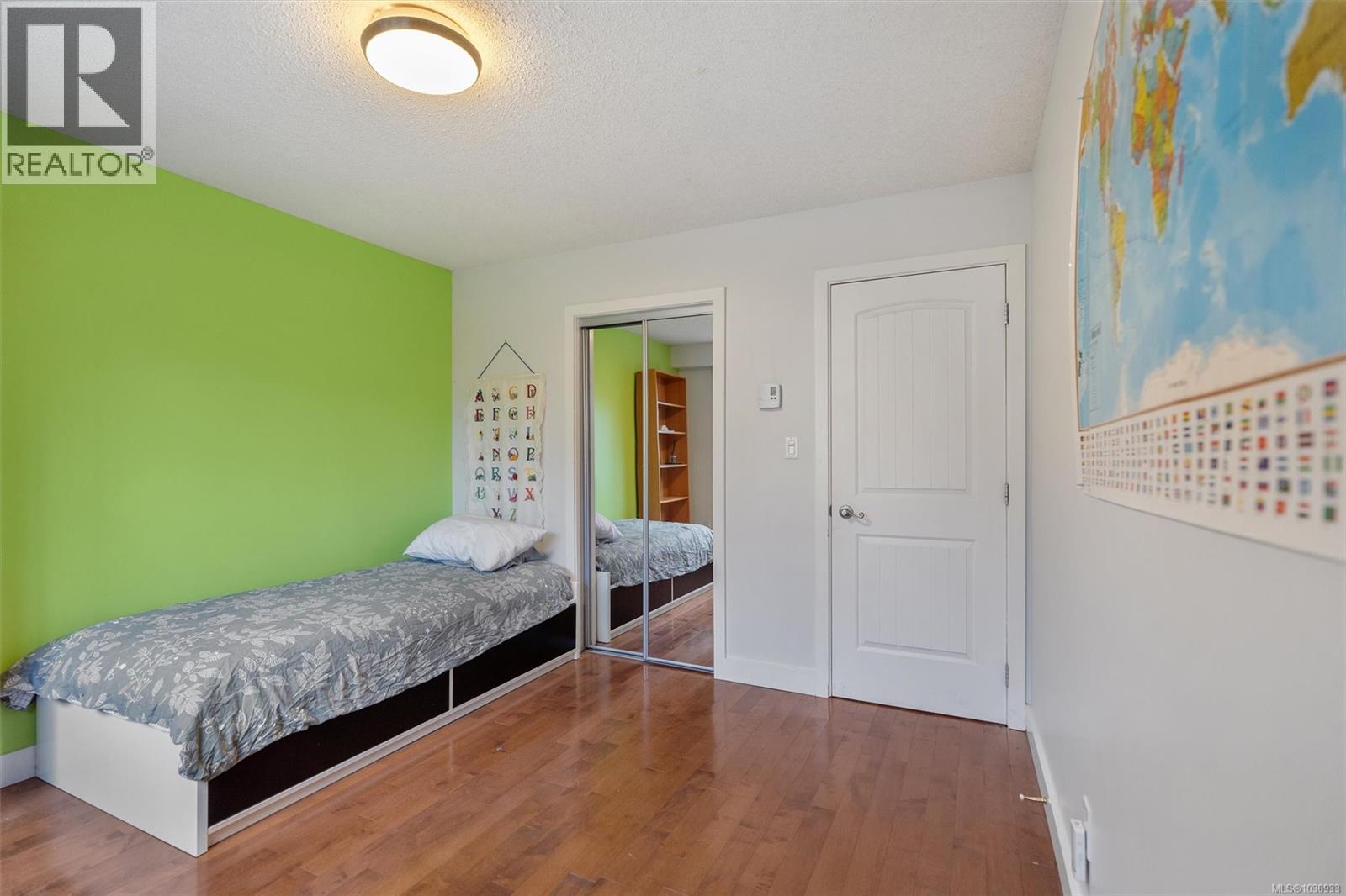 890 DENFORD CRES - 41