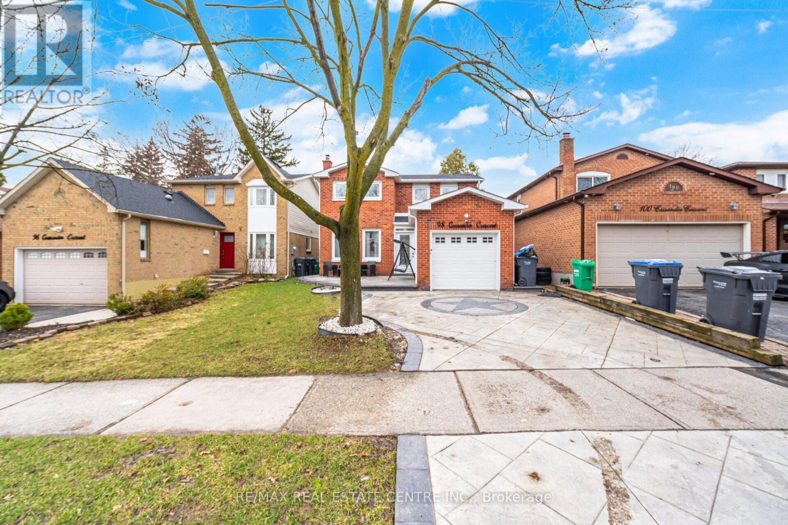 98 CASSANDER CRESCENT - 4
