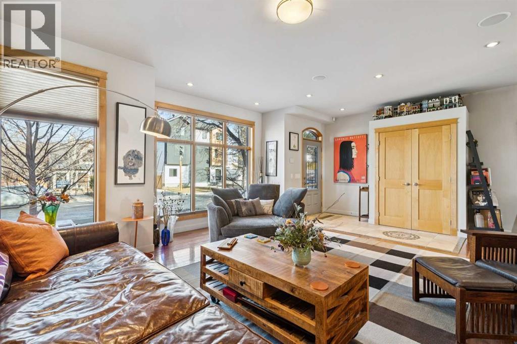 Single Family House for Sale in  Westmount Road NW West Hillhurst Calgary 