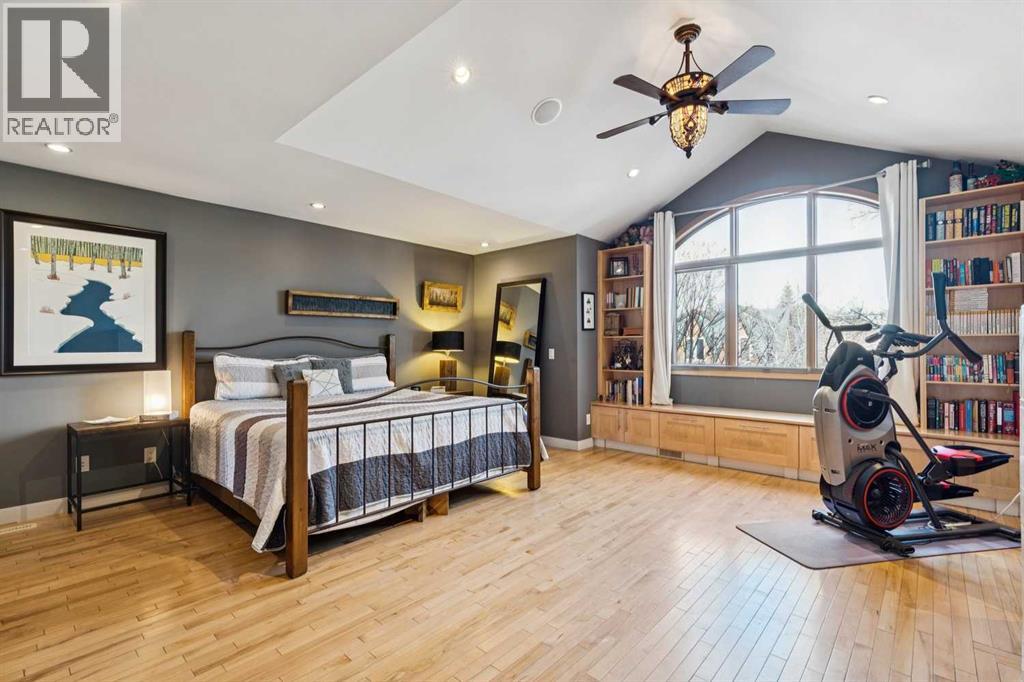 Single Family House for Sale in  Westmount Road NW West Hillhurst Calgary 