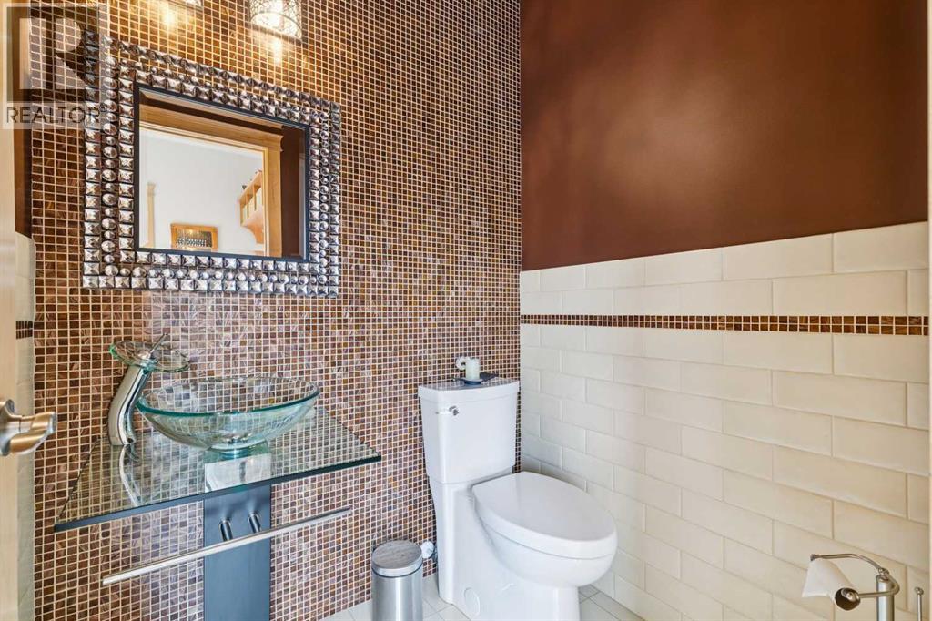 Single Family House for Sale in  Westmount Road NW West Hillhurst Calgary 