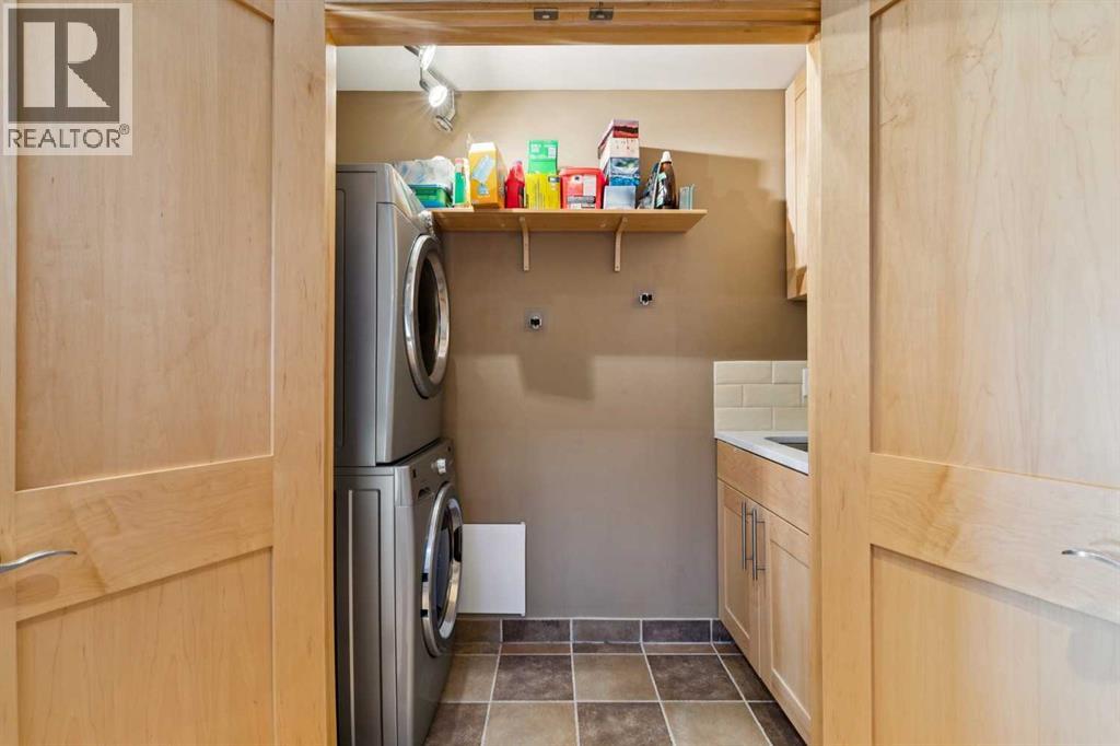 Single Family House for Sale in  Westmount Road NW West Hillhurst Calgary 