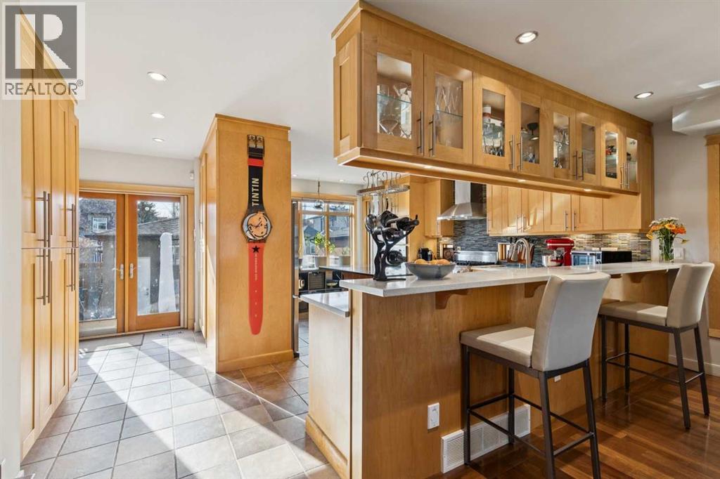 2407 Westmount Road NW, Calgary, Alberta