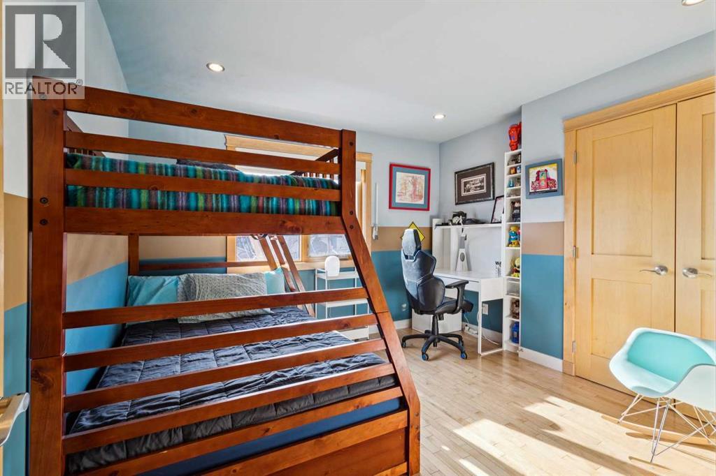 Single Family House for Sale in  Westmount Road NW West Hillhurst Calgary 