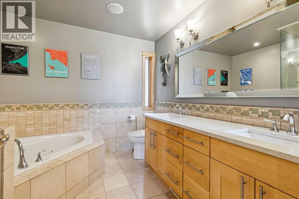 Single Family House for Sale in  Westmount Road NW West Hillhurst Calgary 