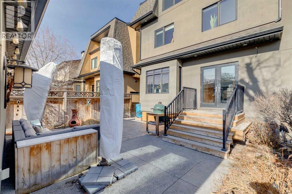 Single Family House for Sale in  Westmount Road NW West Hillhurst Calgary 