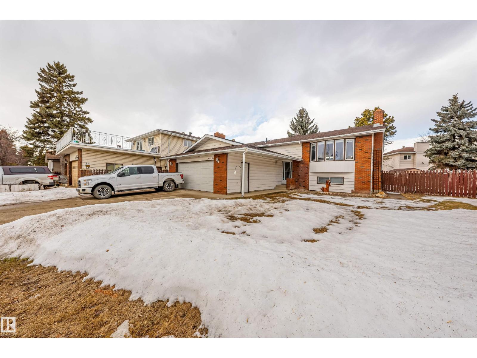 2437 89 ST NW, Edmonton
