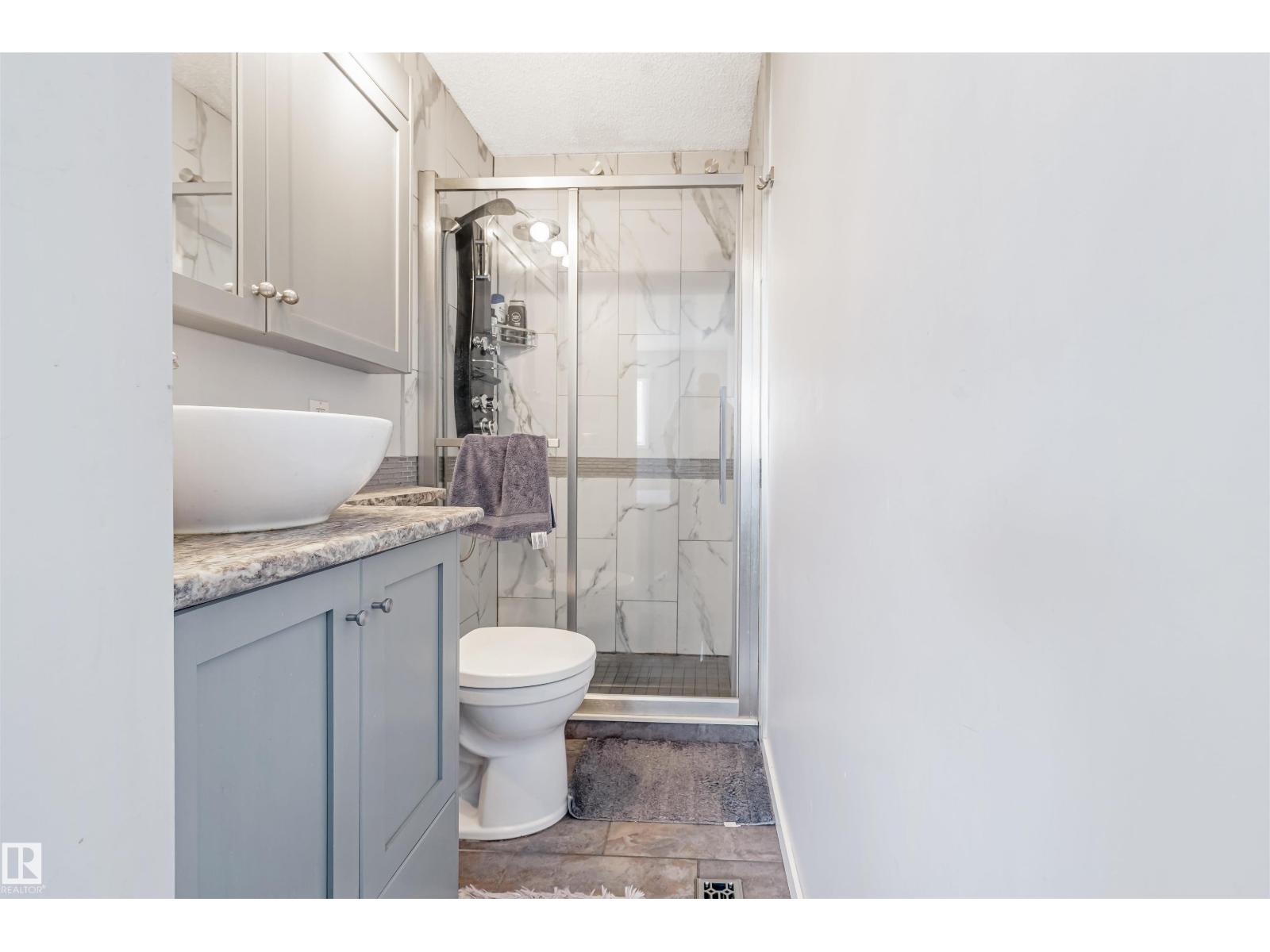 2437 89 ST NW, Edmonton