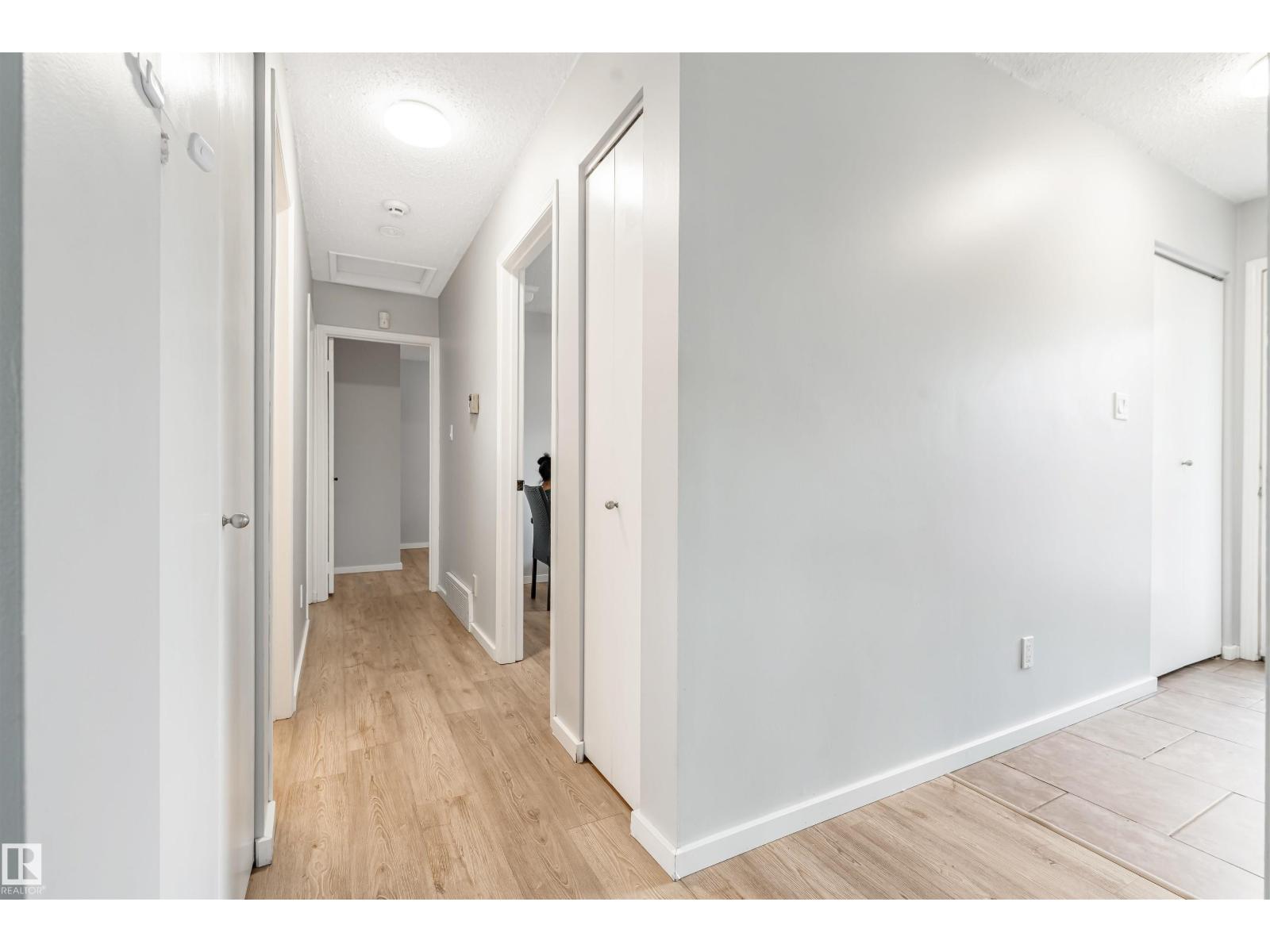 2437 89 ST NW, Edmonton