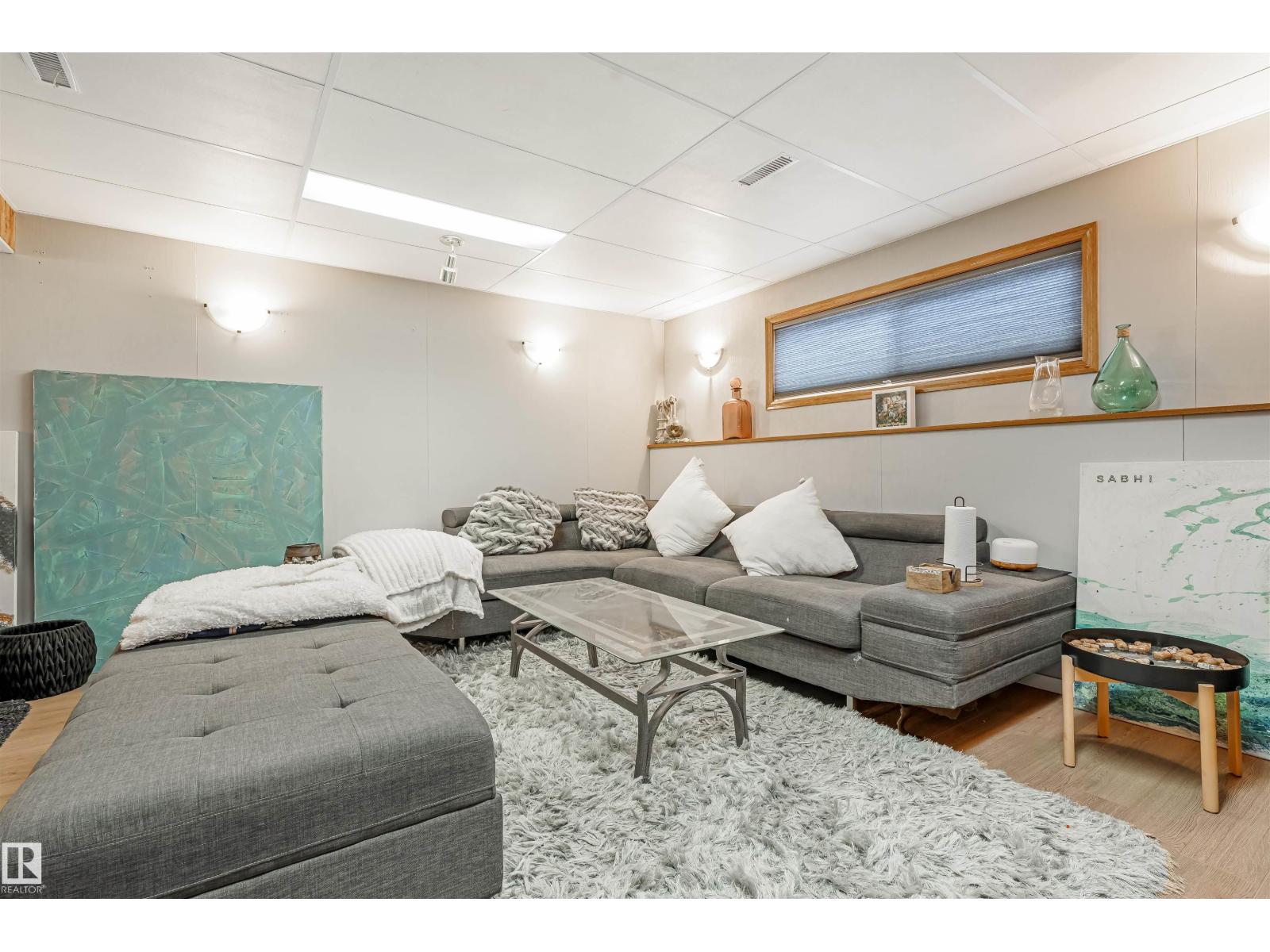 2437 89 ST NW, Edmonton