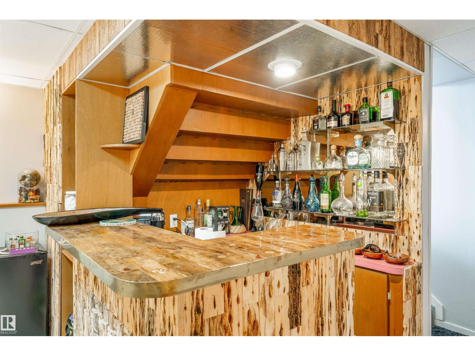 2437 89 ST NW, Edmonton