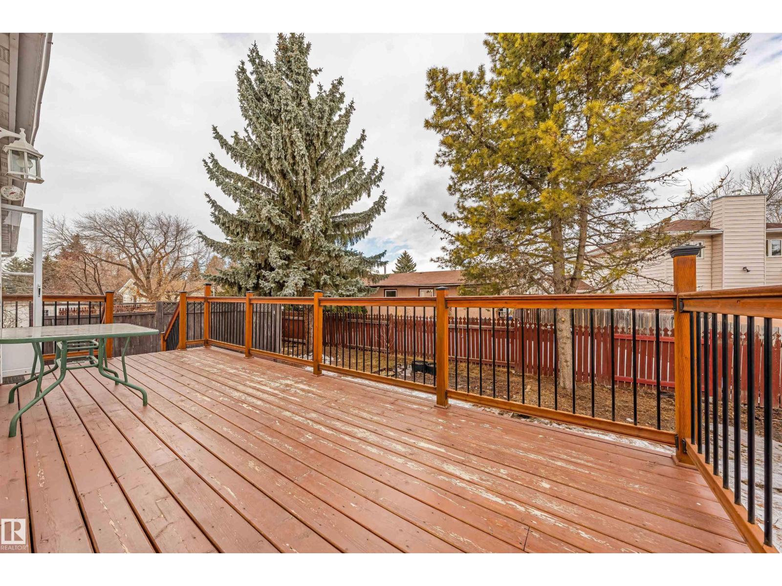 2437 89 ST NW, Edmonton