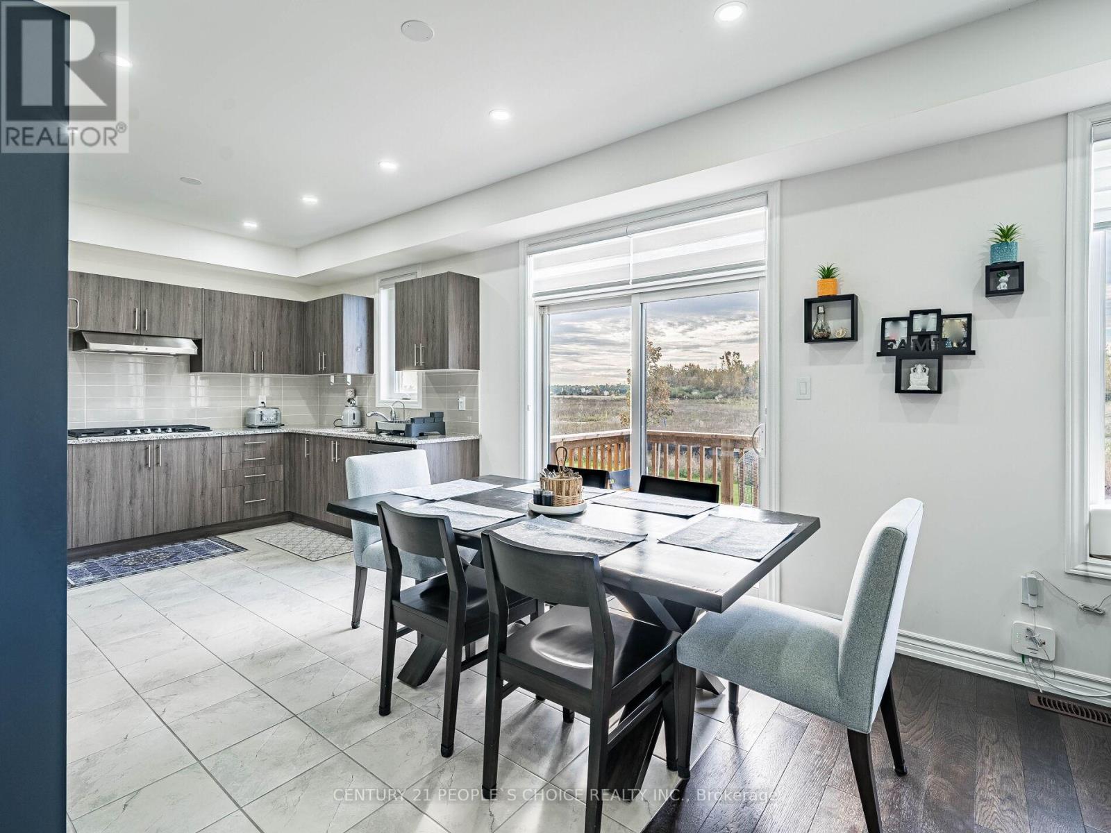 257 DUNCAN STREET - 10