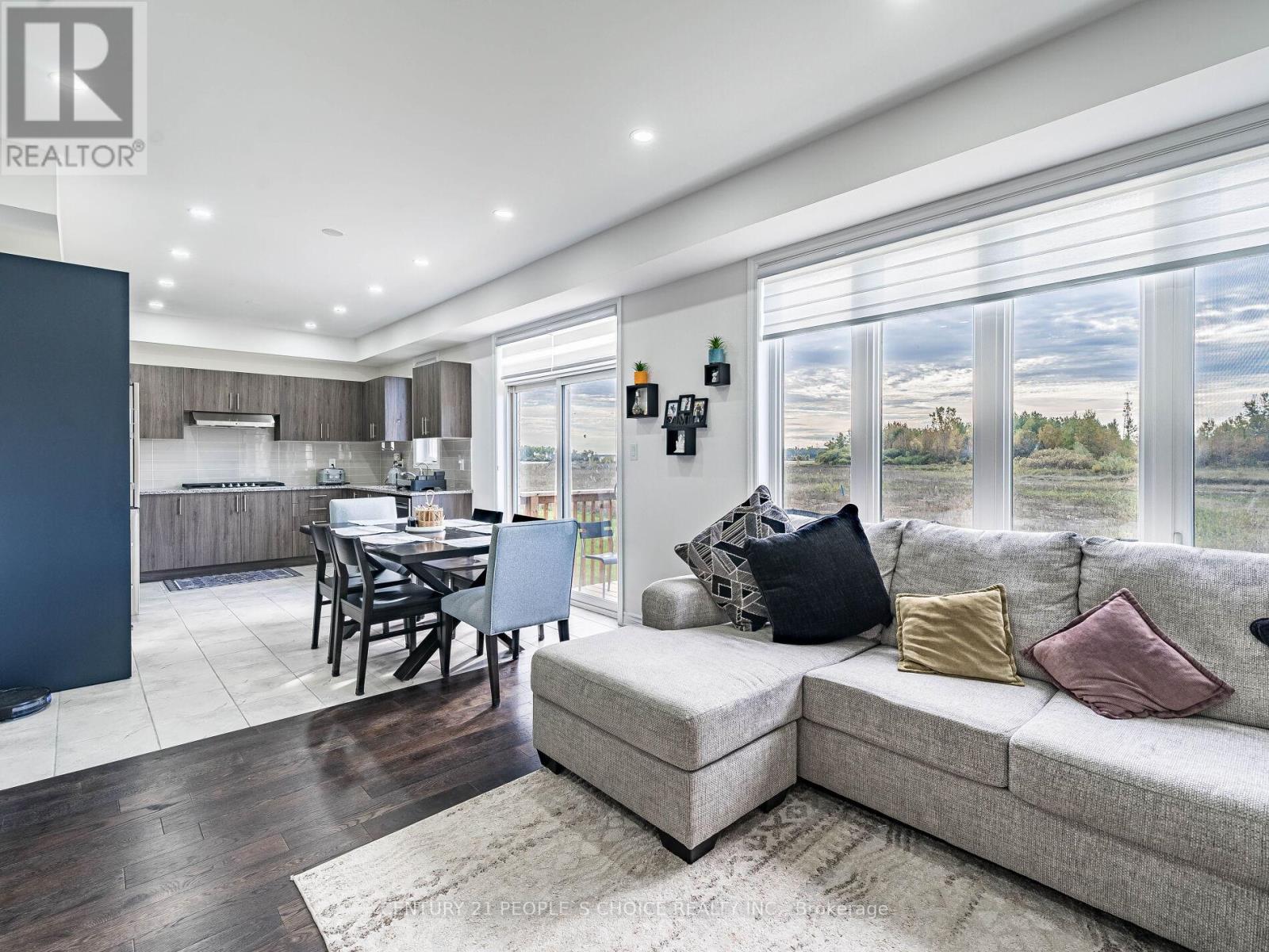 257 DUNCAN STREET - 9