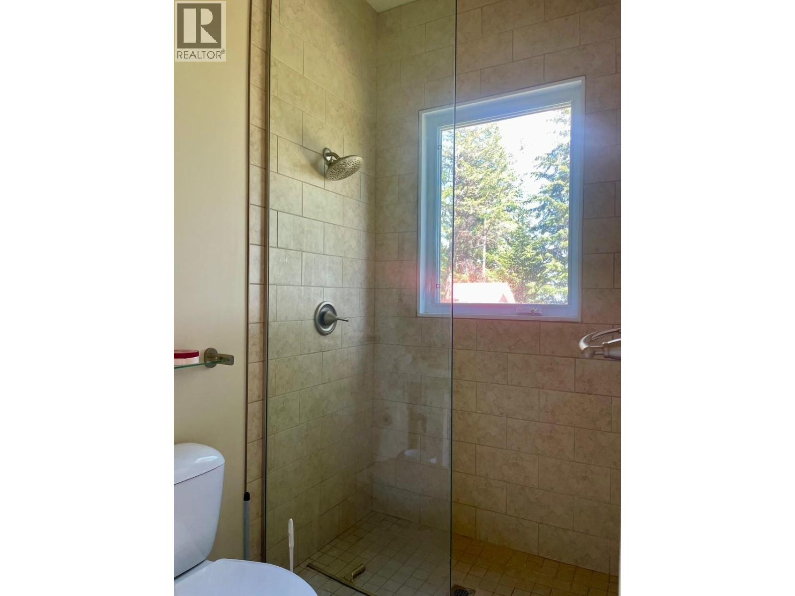 1475 COURTENAY BROWN Road, Rock Creek