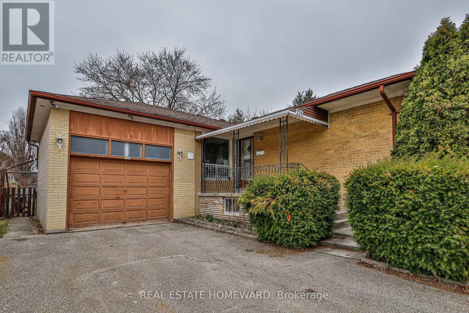 LOWER SIDE - 226 PLEASANT AVENUE