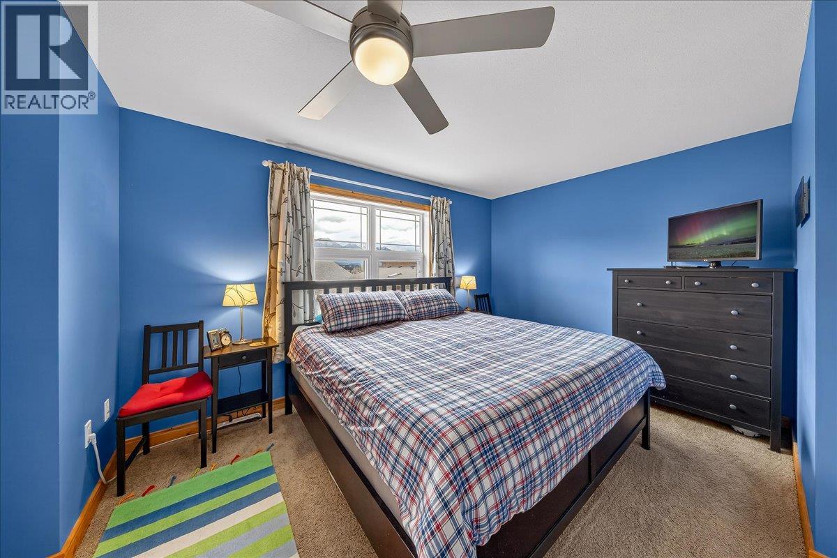  803 10th Avenue, Invermere