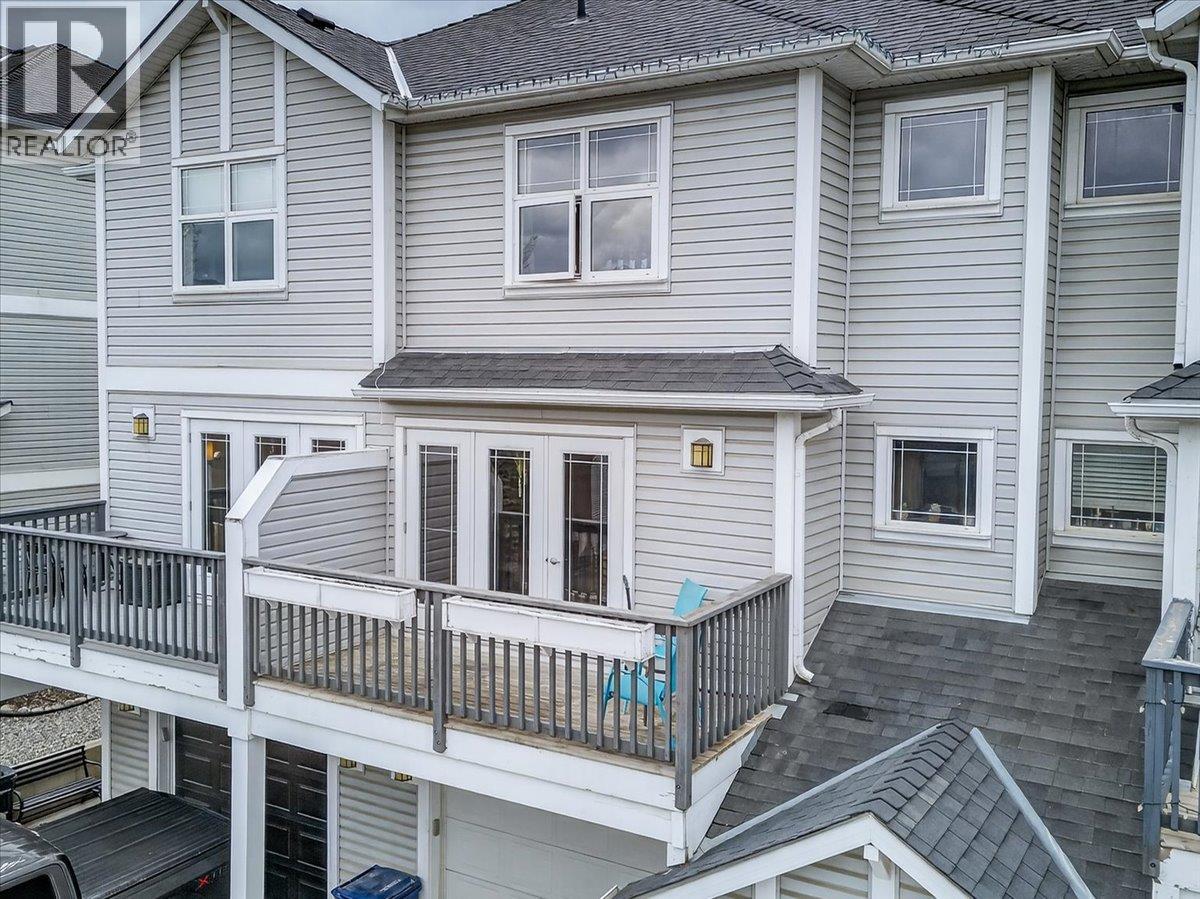  803 10th Avenue, Invermere