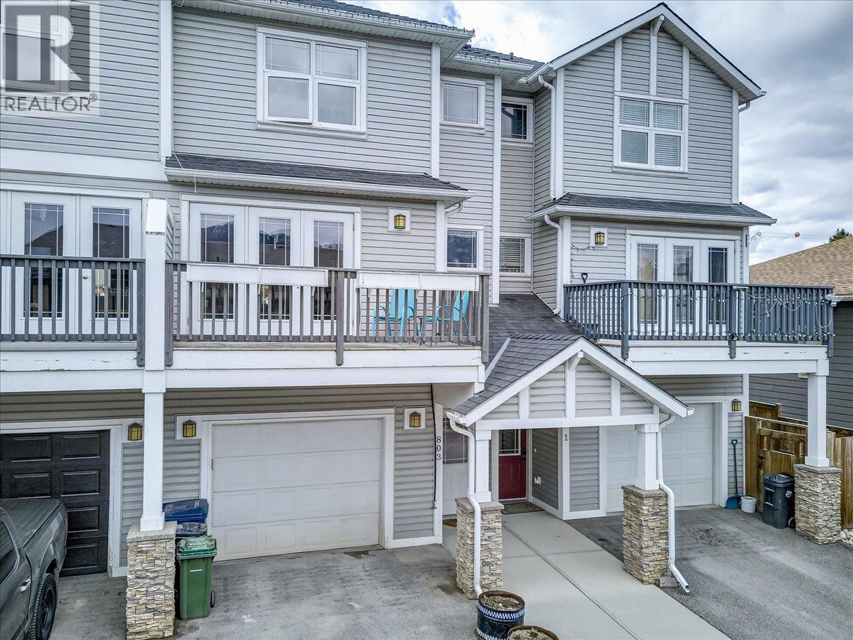  803 10th Avenue, Invermere