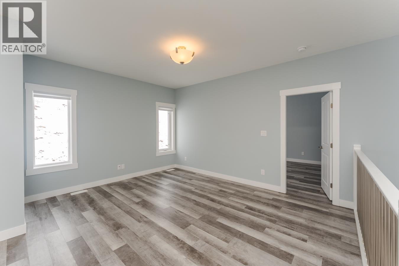 #402 2425 ROWE STREET - 6