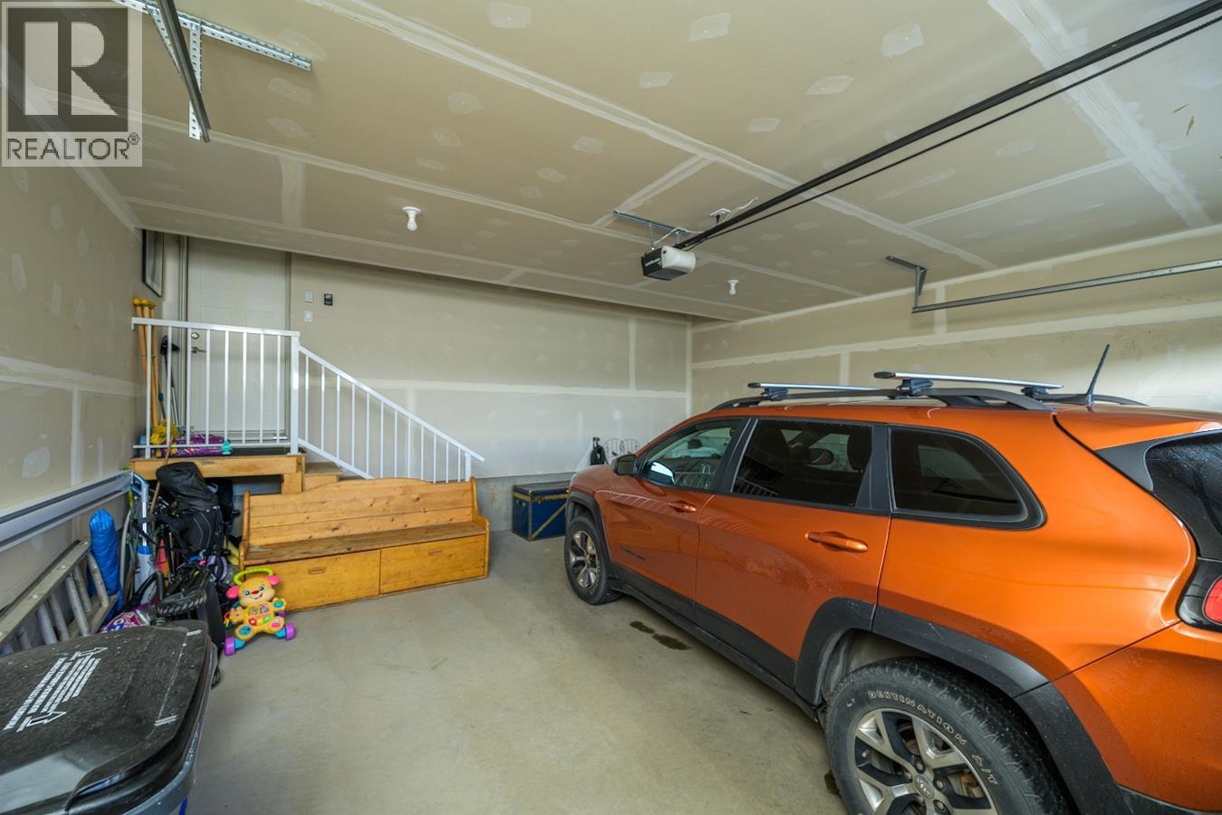 #402 2425 ROWE STREET - 34