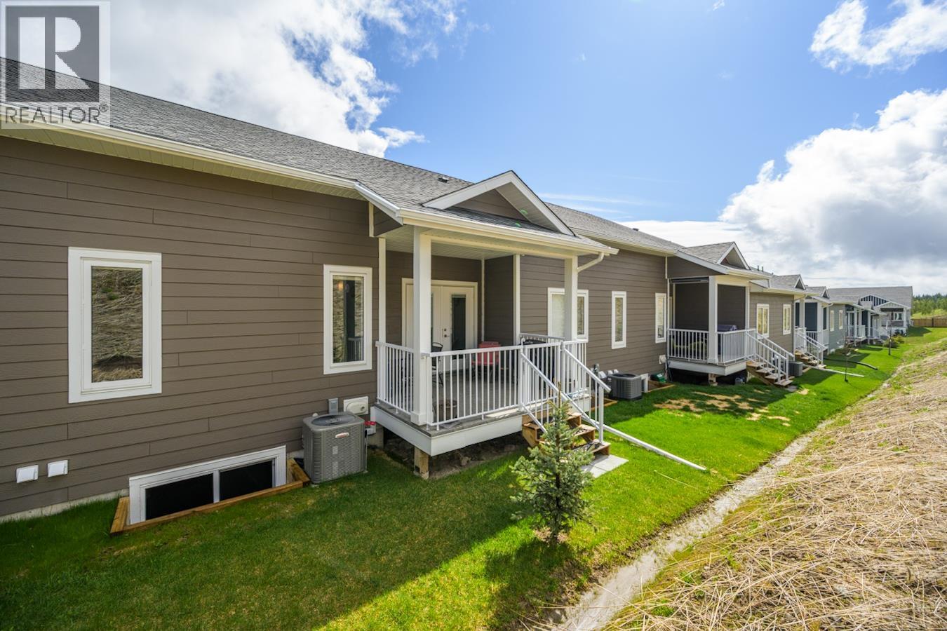 #402 2425 ROWE STREET - 37