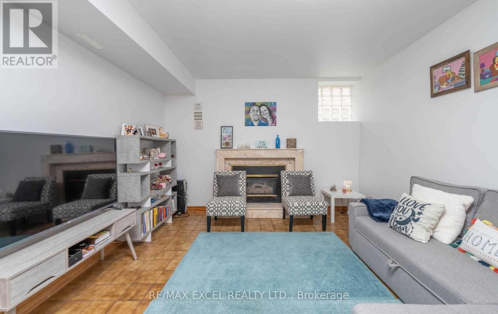 20 GARDEN AVENUE - 36