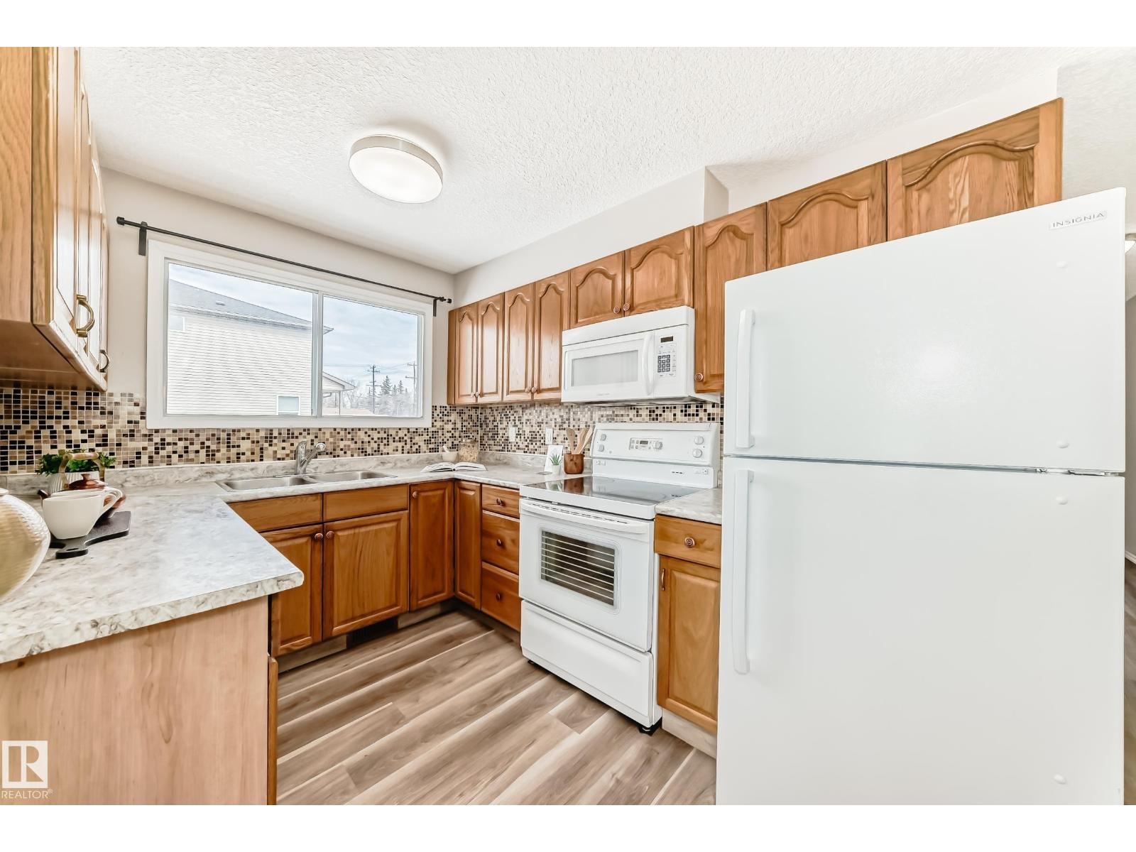 10329 150 ST NW - 10