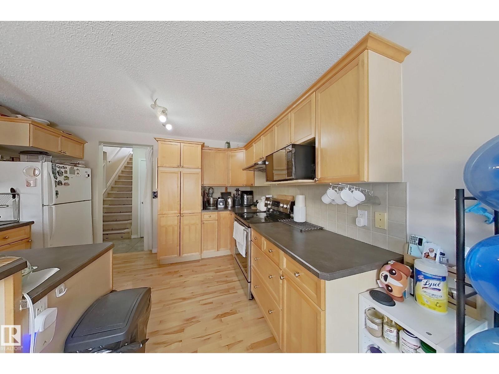 3120 25 AV NW NW, Edmonton