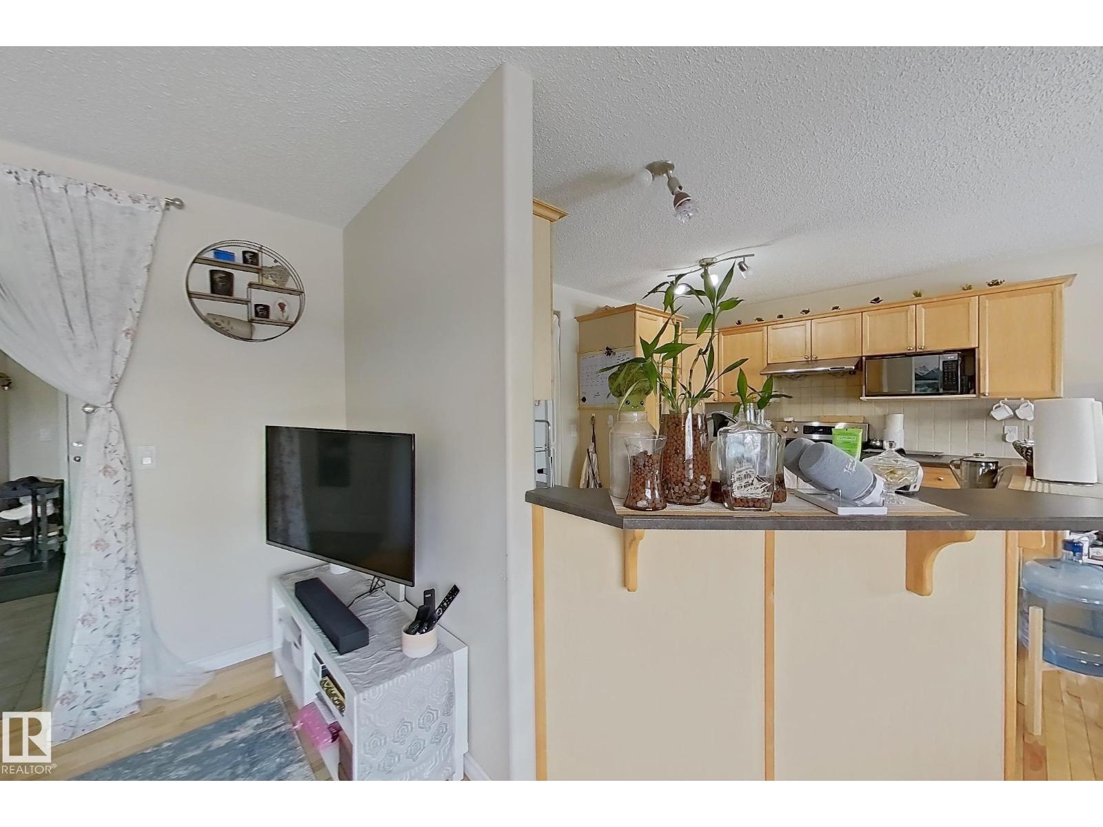 3120 25 AV NW NW, Edmonton