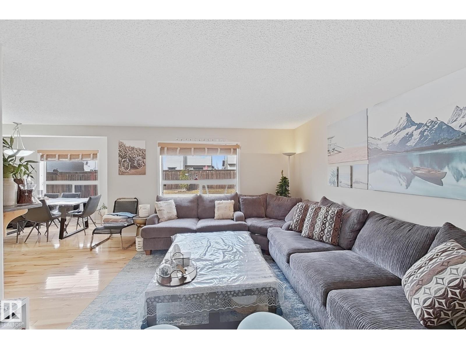 3120 25 AV NW NW, Edmonton