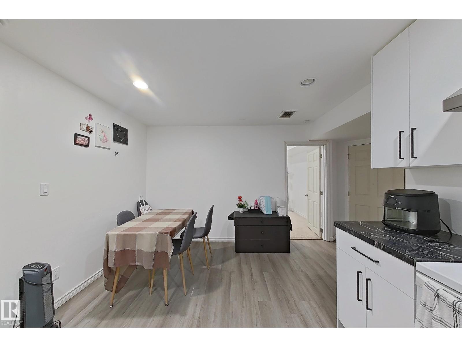 3120 25 AV NW NW, Edmonton