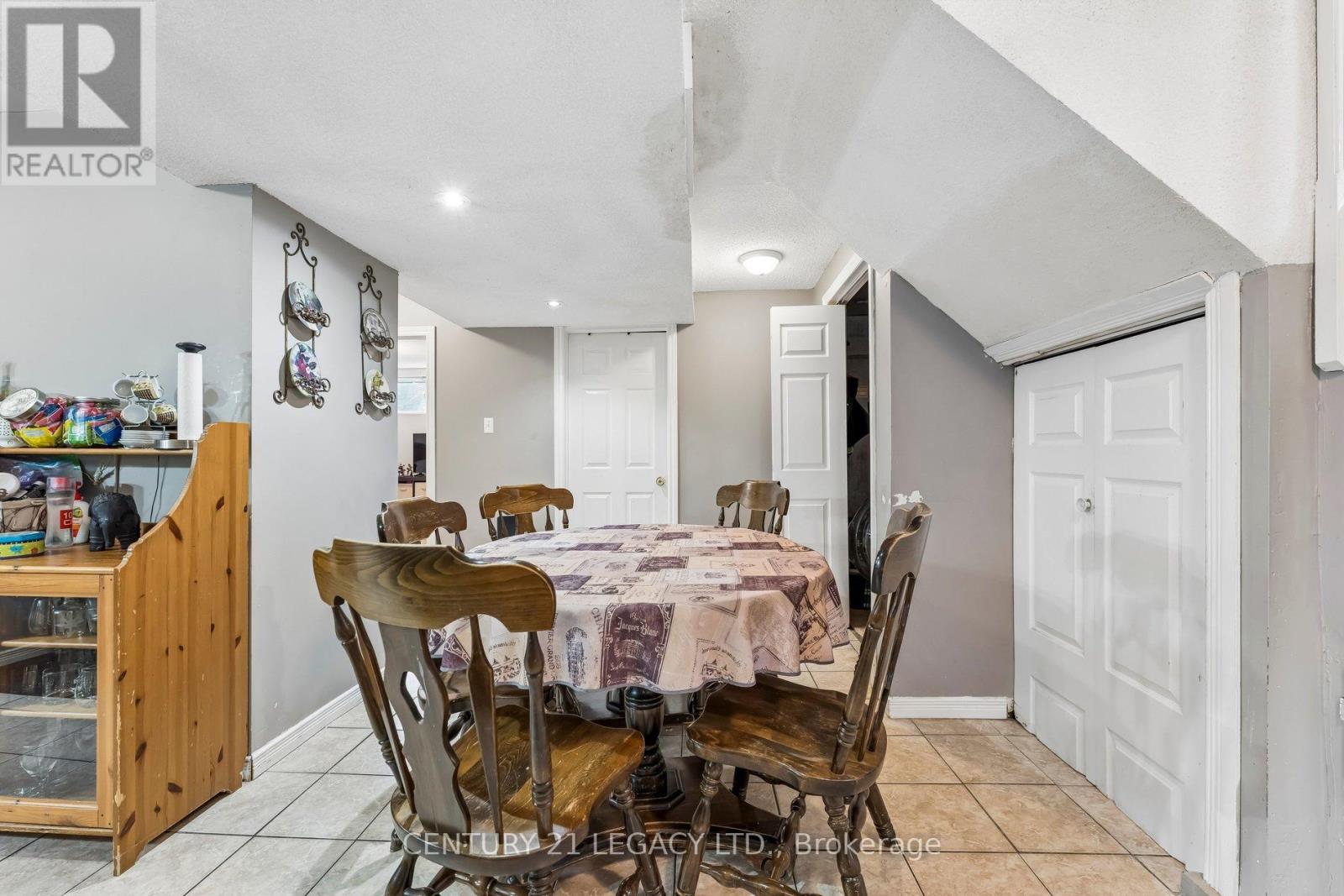 34 CUMBERLAND DRIVE - 28