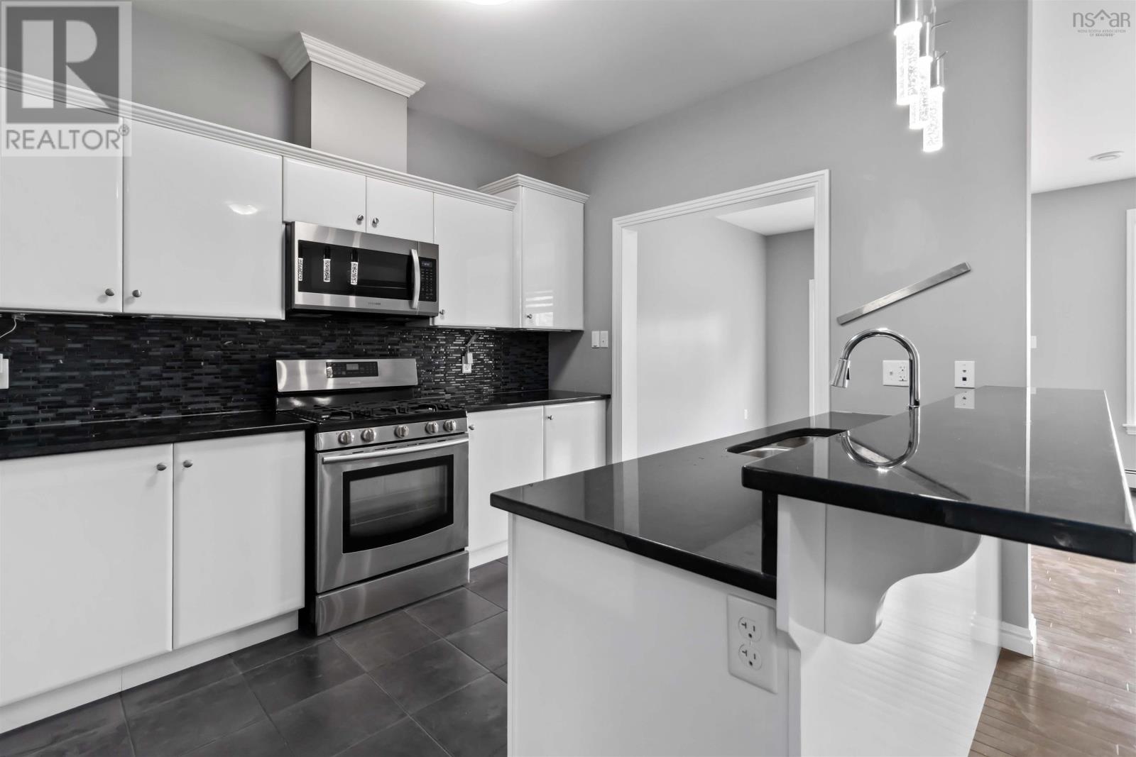 Property 29 of 31 of 10 Armenia Drive