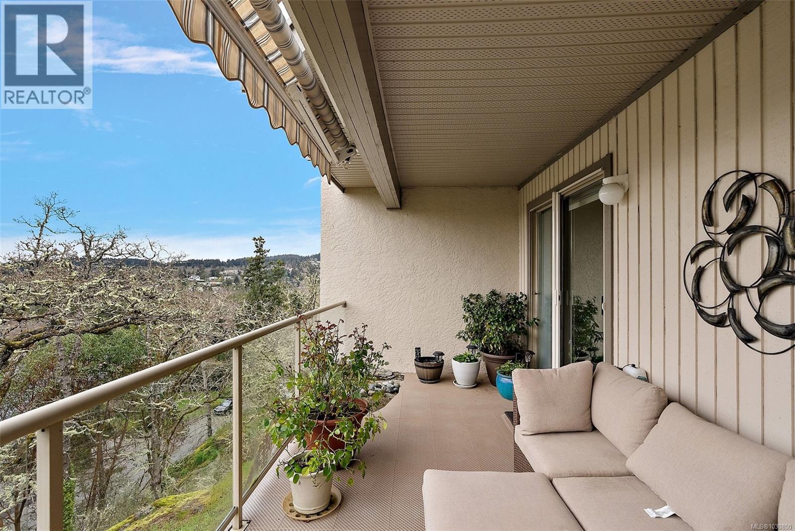 13 4300 Stoneywood Lane, Saanich