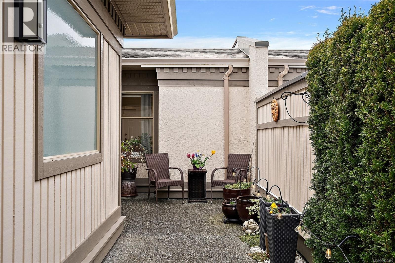 13 4300 Stoneywood Lane, Saanich