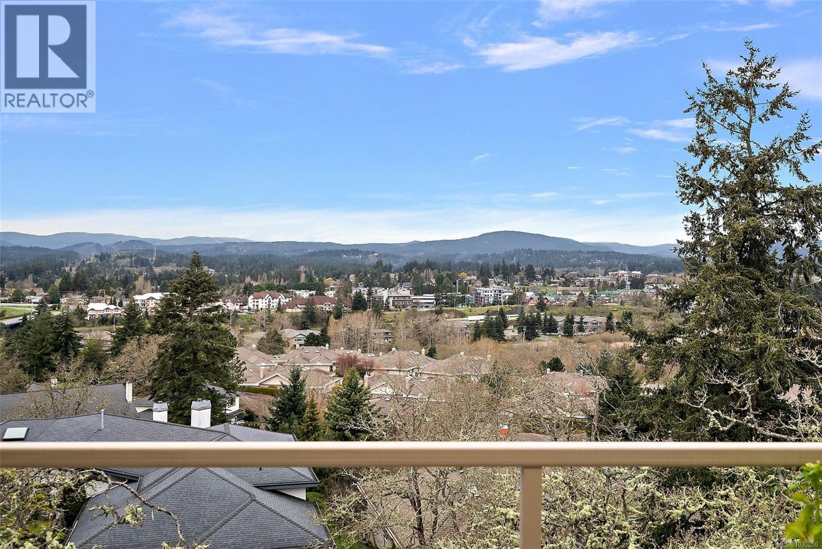 13 4300 Stoneywood Lane, Saanich